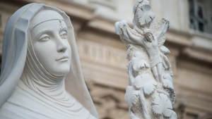 WEB-Pope Francis General Audience – Saint Rita statue –  September 30 – 2015 © Antoine Mekary – ALETEIA DSC5886