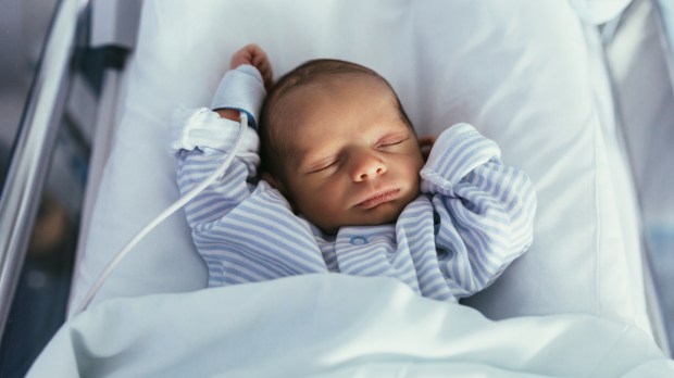 WEB3-Premature-Adorable-Baby-ICU