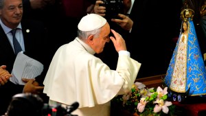 Pope Francis makes sign of the cross