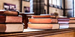 What is an &#8220;apocryphal&#8221; book of the Bible?