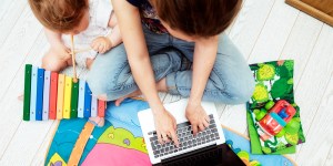 The &#8220;side-hustle&#8221; mom: Why this new type of stay-at-home parenting is growing