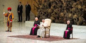 It&#8217;s &#8220;false respect&#8221; to take Jesus out of Christmas, says pope