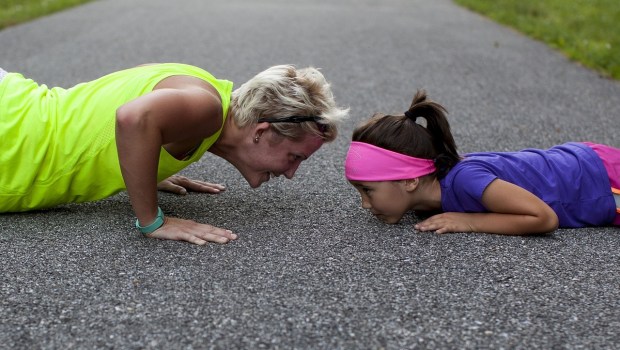 PUSH UPS MUM DAUGHTER