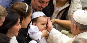 Pope: We need spouses beside priests for ministry to families