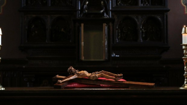 CRUCIFIX,ALTAR,GOOD FRIDAY