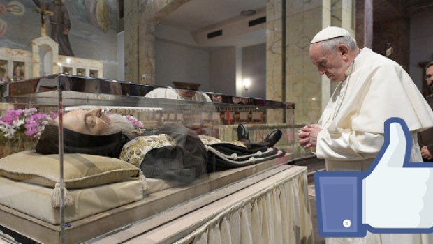 POPE FRANCIS,PADRE PIO,FACEBOOK,LIKE
