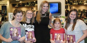 Former Victoria&#8217;s Secret model is now a role model for young girls