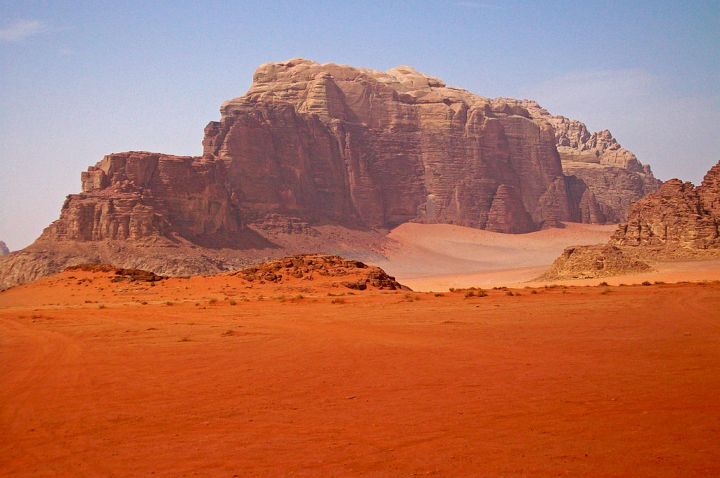 Mountain_in_Wadi_Rum,_Jordan