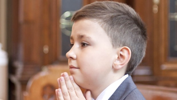 YOUNG BOY,PRAYING