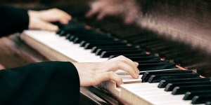 Meet the concert pianist who gave up a promising career for God