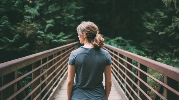 WOMAN,HIKING