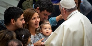 Pope Francis launches a special year dedicated to the &#8220;Amoris Laetitia family&#8221;