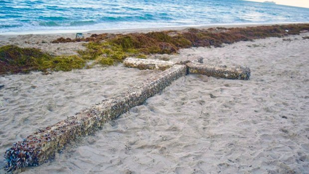 BEACH CROSS