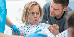 What are the ways women pray in the delivery room?