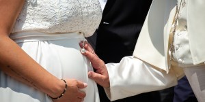 Pope encourages young people to have kids