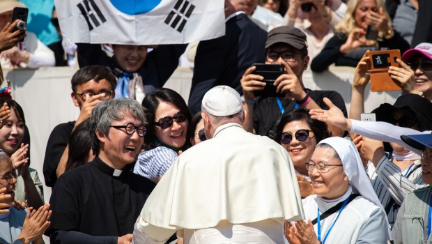 POPE AUDIENCE JUNE 05