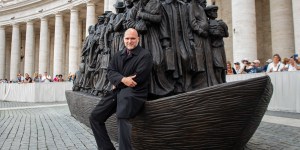 Timothy Schmalz, the artist who covers Rome in “visual prayers”