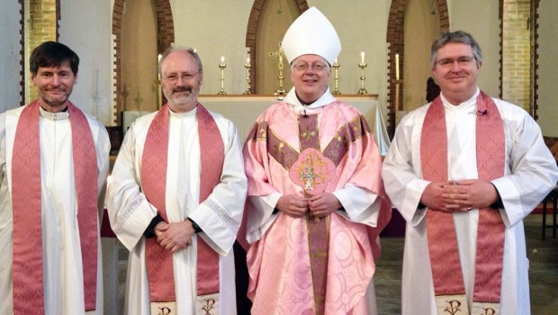 ROSE VESTMENT