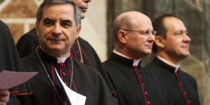 Vatican’s London building trial starts slow