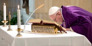 Devil has two tactics, explains Pope Francis