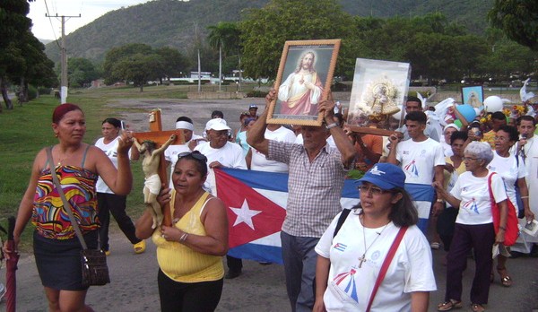 CUBA PROCESSION