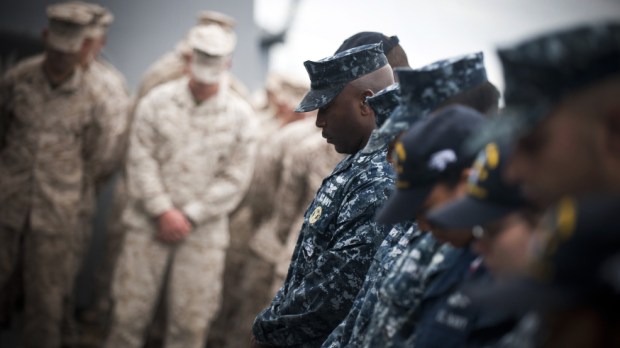 web-marines-prayer-fatigues-usn-mcs-3rd-class-dominique-pineiro-cc.jpg