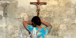 Short prayers to say in front of a crucifix