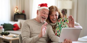 10 Great tips to help isolated seniors in the run up to Christmas