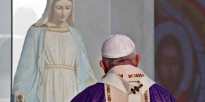 Pope: In Our Lady&#8217;s mantle, the devil can&#8217;t get in