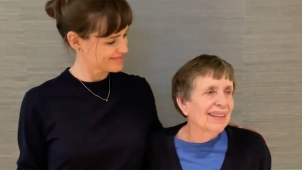 JENNIFER GARNER AND MOTHER