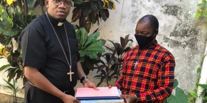 In Mozambique, catechist risks his life to save a parish “treasure”