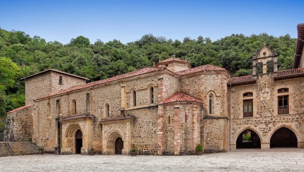 Corner Item Image - The great monastery of Santo Toribio de Liébana