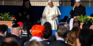 Demilitarize the human heart, urges Pope with religious leaders