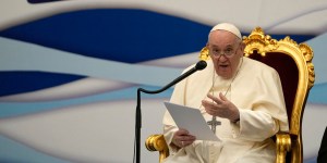 Don&#8217;t be afraid to doubt your faith: Pope to young people