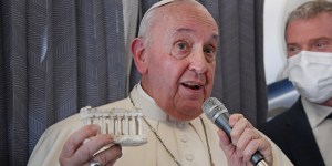 Pope: Avoiding the word &#8220;Christmas&#8221; to be &#8220;inclusive&#8221; echoes dictatorships