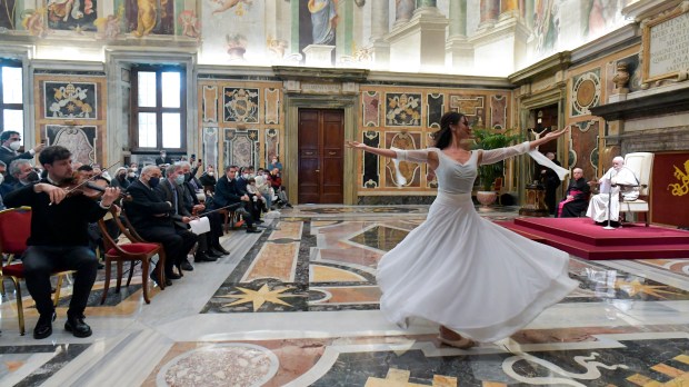 POPE dience to the Foundation Group House of the Spirit and the Arts members at the Vatican.