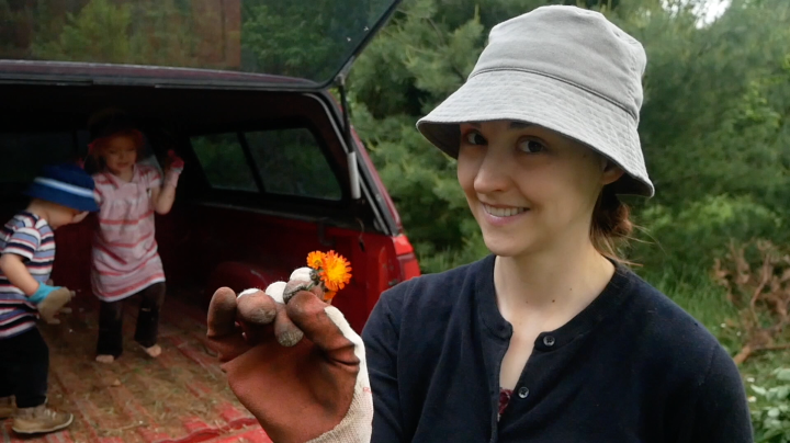 WEB-JACOB-RUDD-FAMILY-WIFE-CALENA-FLOWER-PROVIDED.png