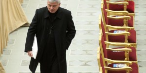 Cardinal on mission to Ukraine has to run for cover under fire; not injured