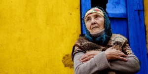 A 104-year-old Ukrainian woman who has not left her home in 10 years is now fleeing the war