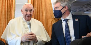 Pope Francis considers trip to Kyiv