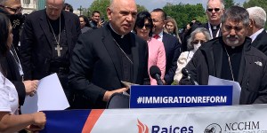 420 Hispanic Catholic leaders ask US politicians for immigration reform