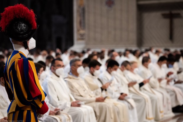 POPE-FRANCIS-CHRISM-MASS