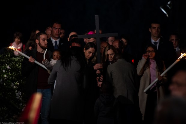 POPE-FRANCIS-VIA-CRUCIS-COLOSSEUM-Antoine-Mekary-ALETEIA
