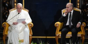 In Malta, the Pope urges &#8216;European co-responsibility&#8217; in care of migrants