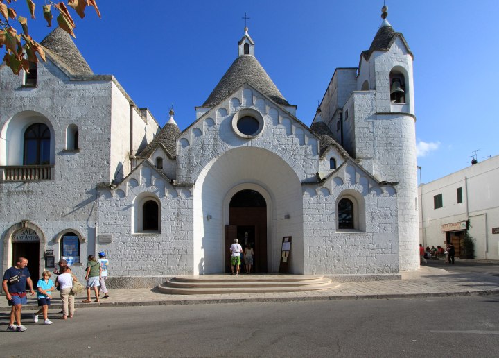 Chiesa_a_Trullo._-_panoramio.jpg