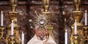 The Eucharistic Revival is a grassroots movement … and now there’s a playbook