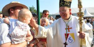 Thousands petition Pope Francis to reconsider decision to suspend ordinations in Toulon