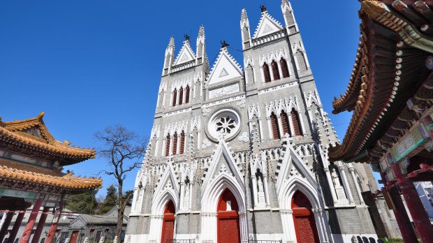 EGLISE-PEKIN-CHINE-shutterstock_396008908.jpg