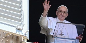 Pope: John the Baptist is allergic to hypocrites