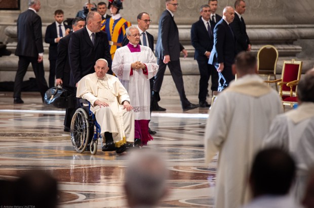 Pope-Francis-celebrates-a-Holy-Mass-to-the-60th-anniversary-of-the-beginning-of-the-second-Vatican-Ecumencial-Council-Antoine-Mekary-ALETEIA